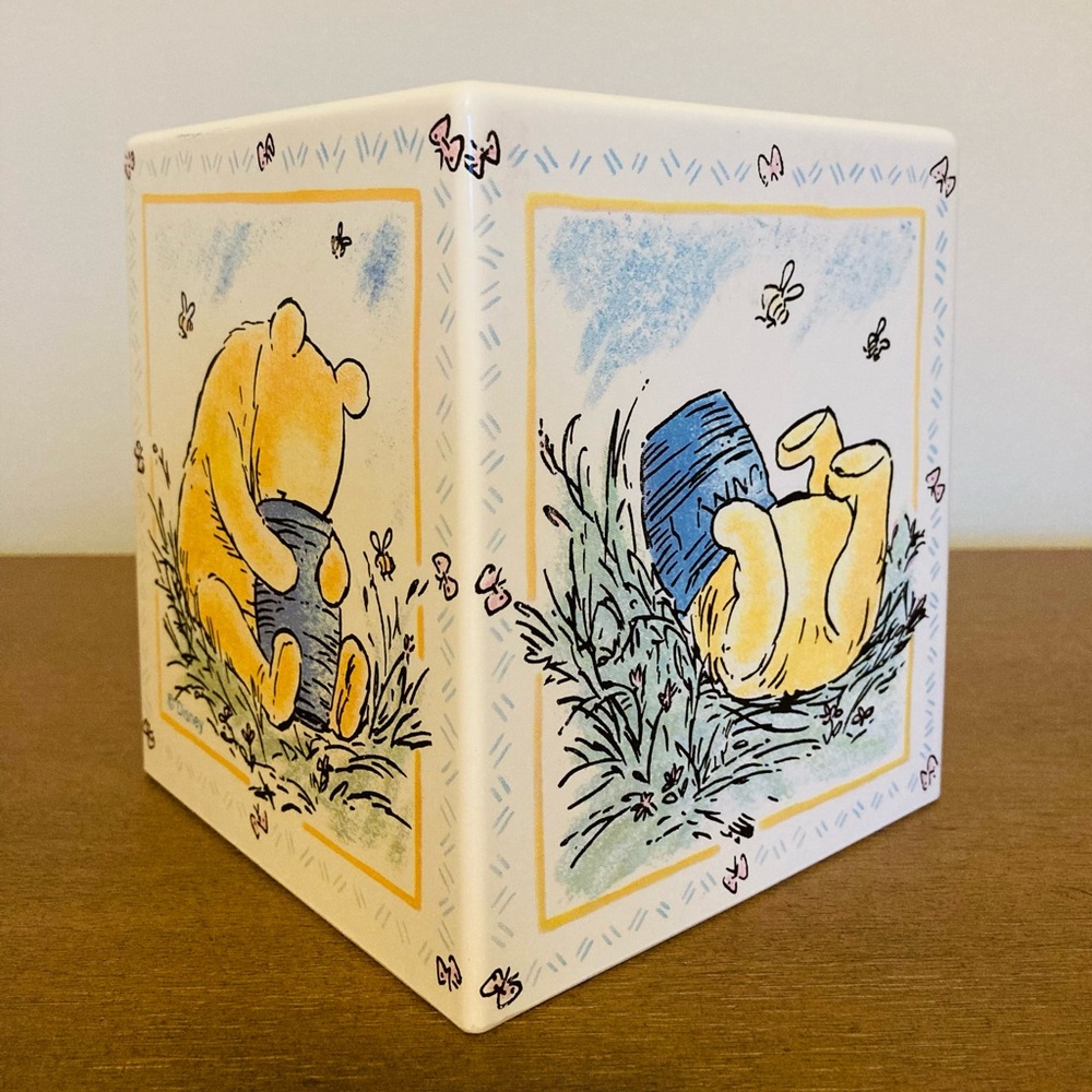 Vintage Retired 1990s Winnie the Pooh with his Honeypot Decorative Tissue Cover